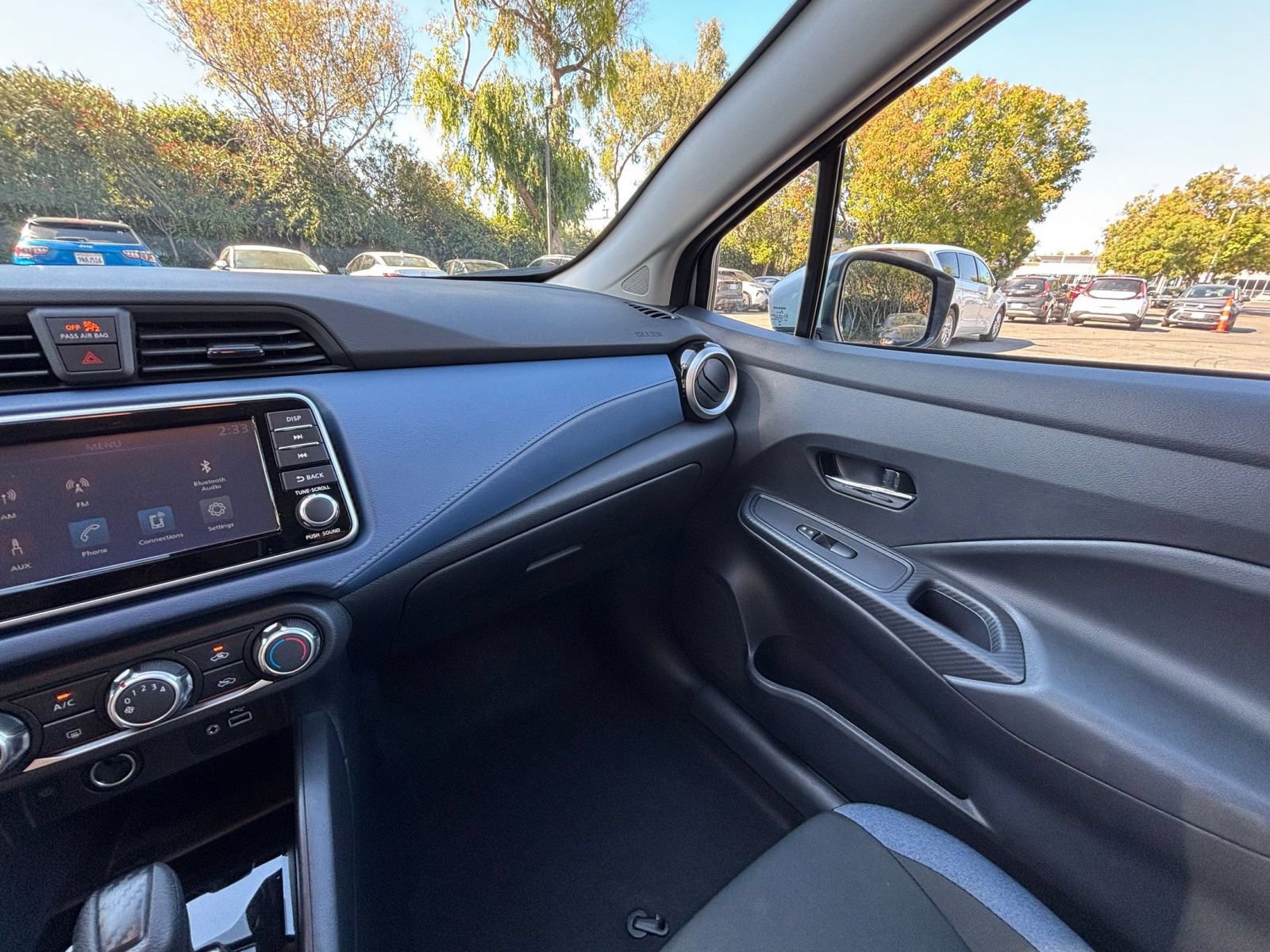 Used 2025 Nissan Versa SV FWD image 32