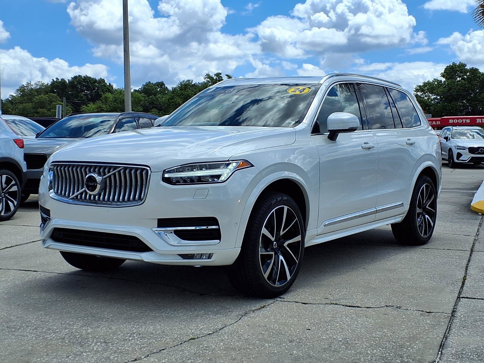 Used 2024 Volvo XC90 B6 Ultimate w/ Protection Package Premier AWD/4WD image 3