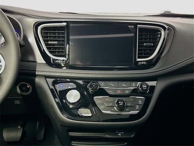 New 2026 Chrysler Pacifica Select image 8