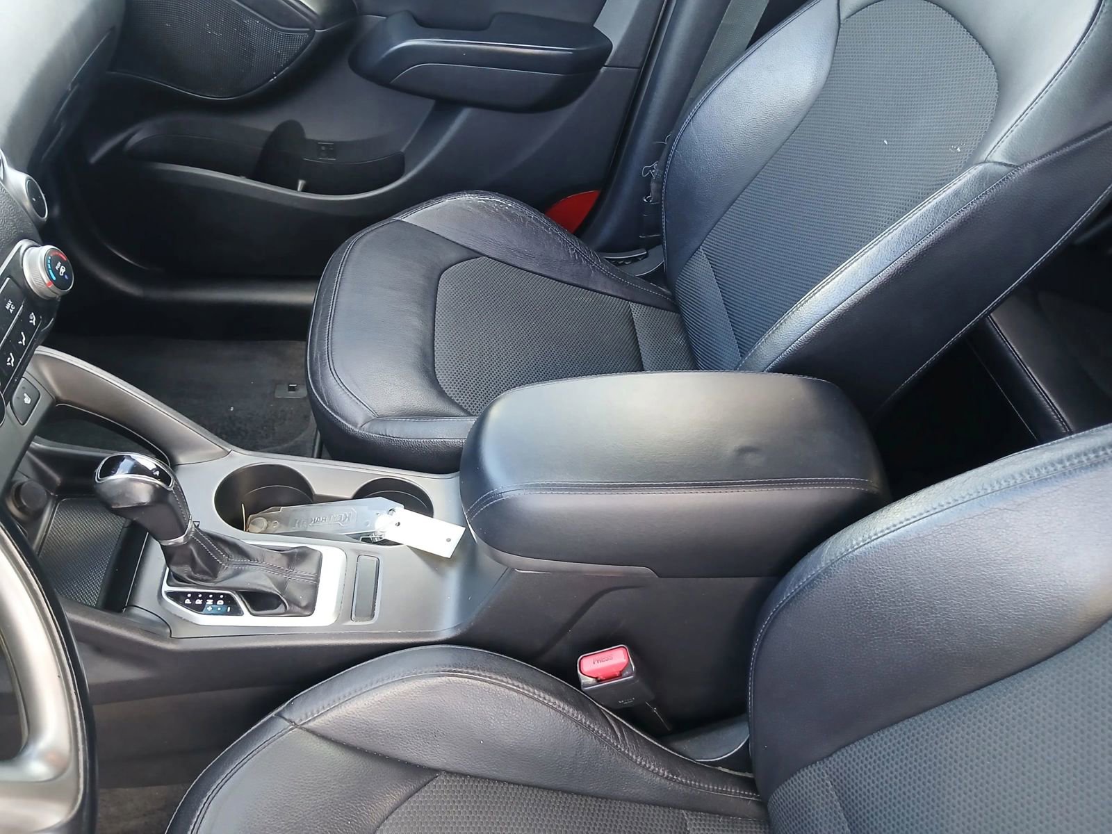 Used 2015 Hyundai Tucson SE image 8