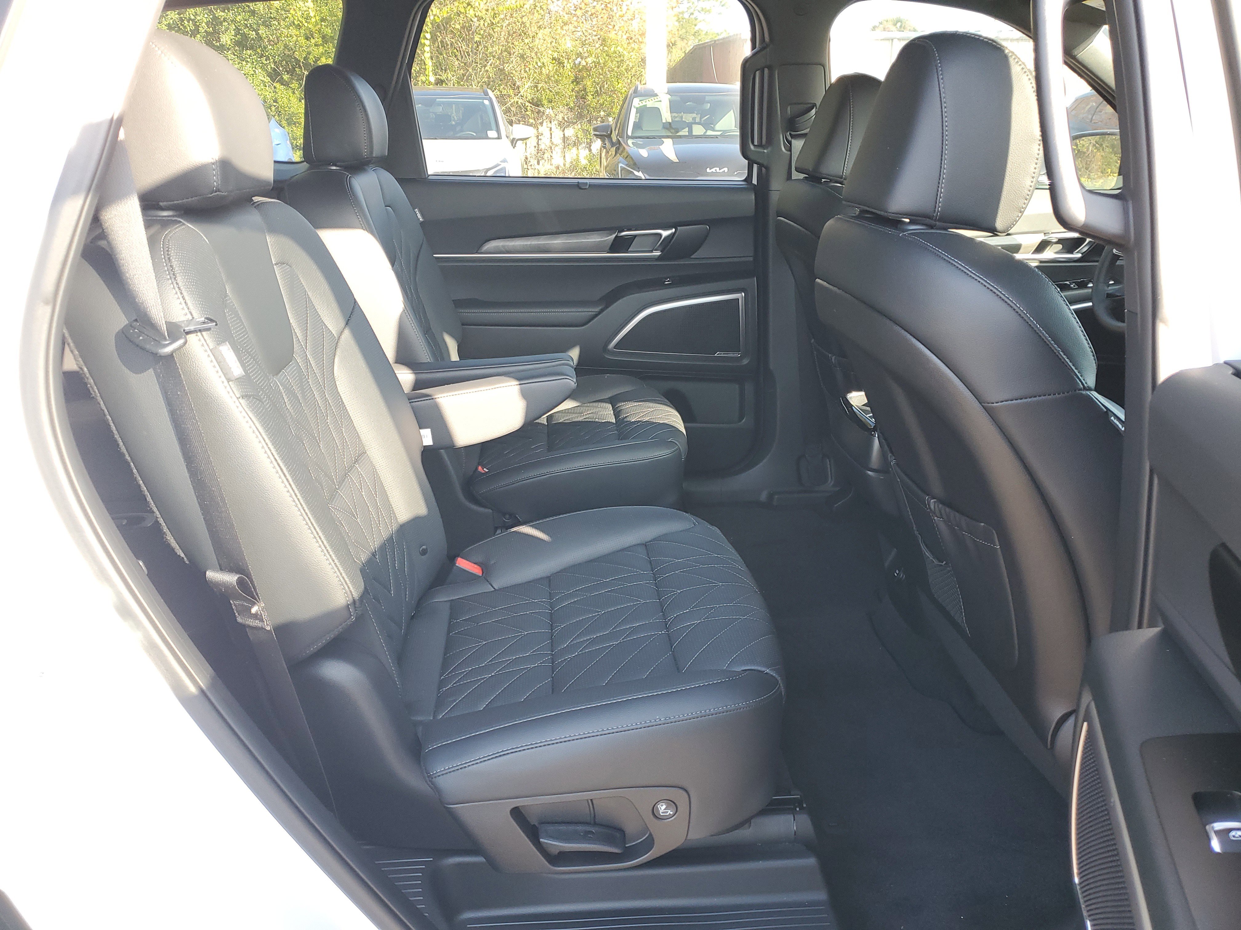 Certified 2025 Kia Telluride AWD image 11
