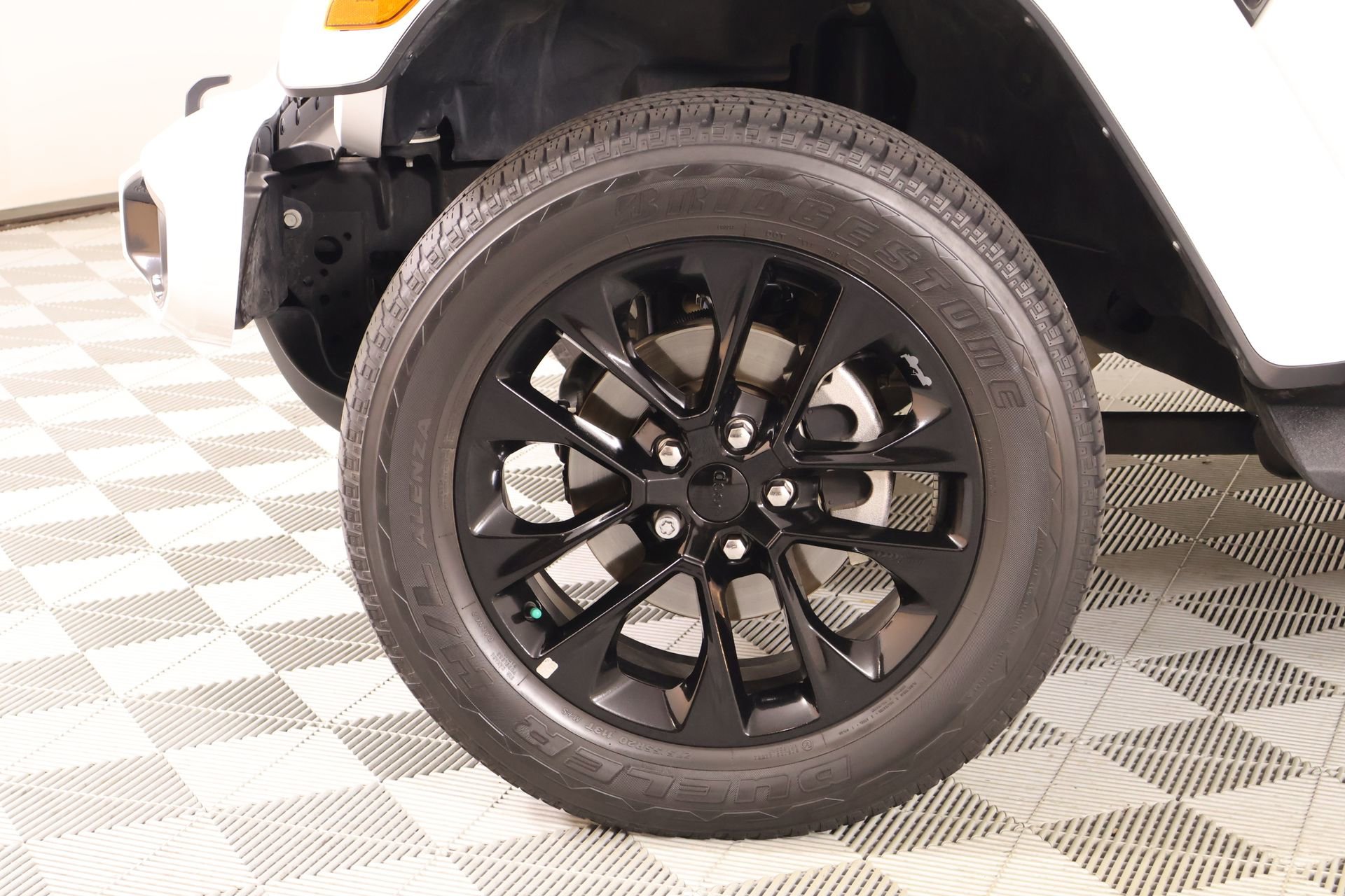 Used 2023 Jeep Gladiator Overland image 18