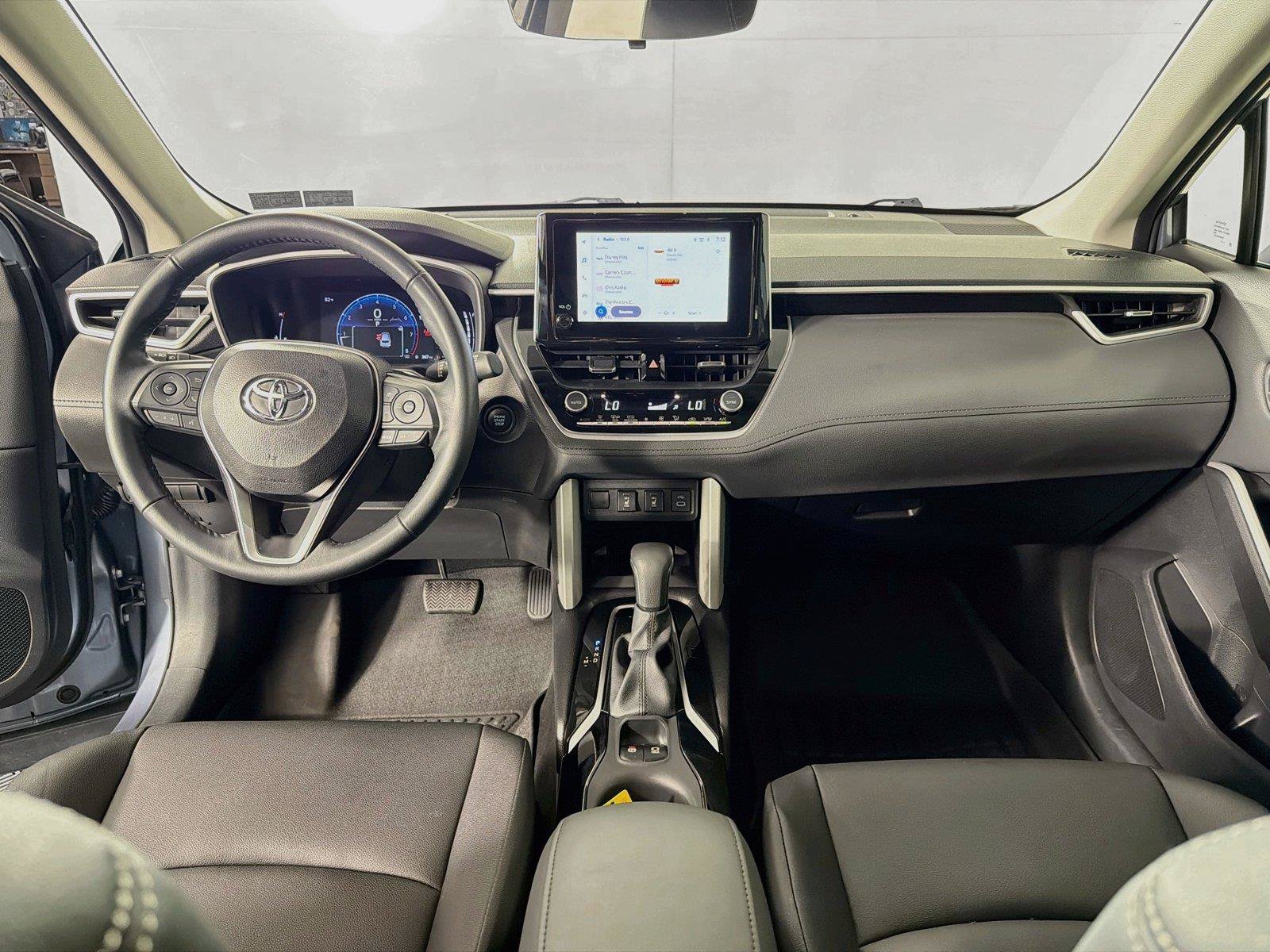 Used 2025 Toyota Corolla Cross XLE AWD/4WD image 26