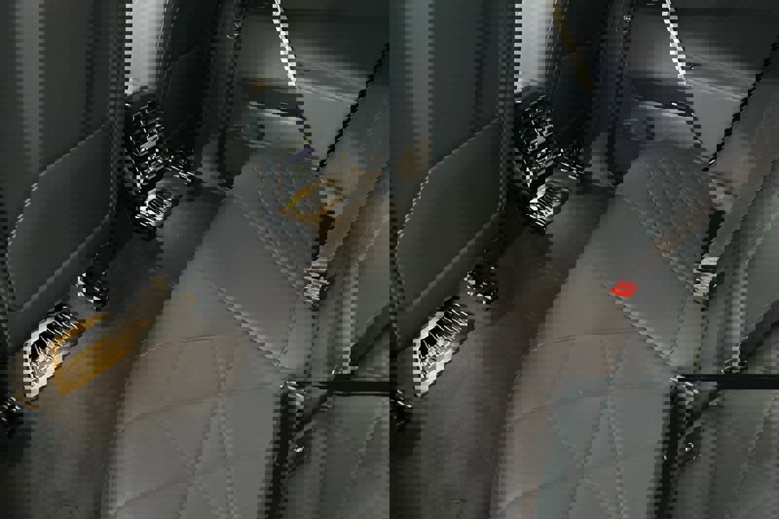 Used 2024 BMW iX xDrive50 w/ Sport Package image 4