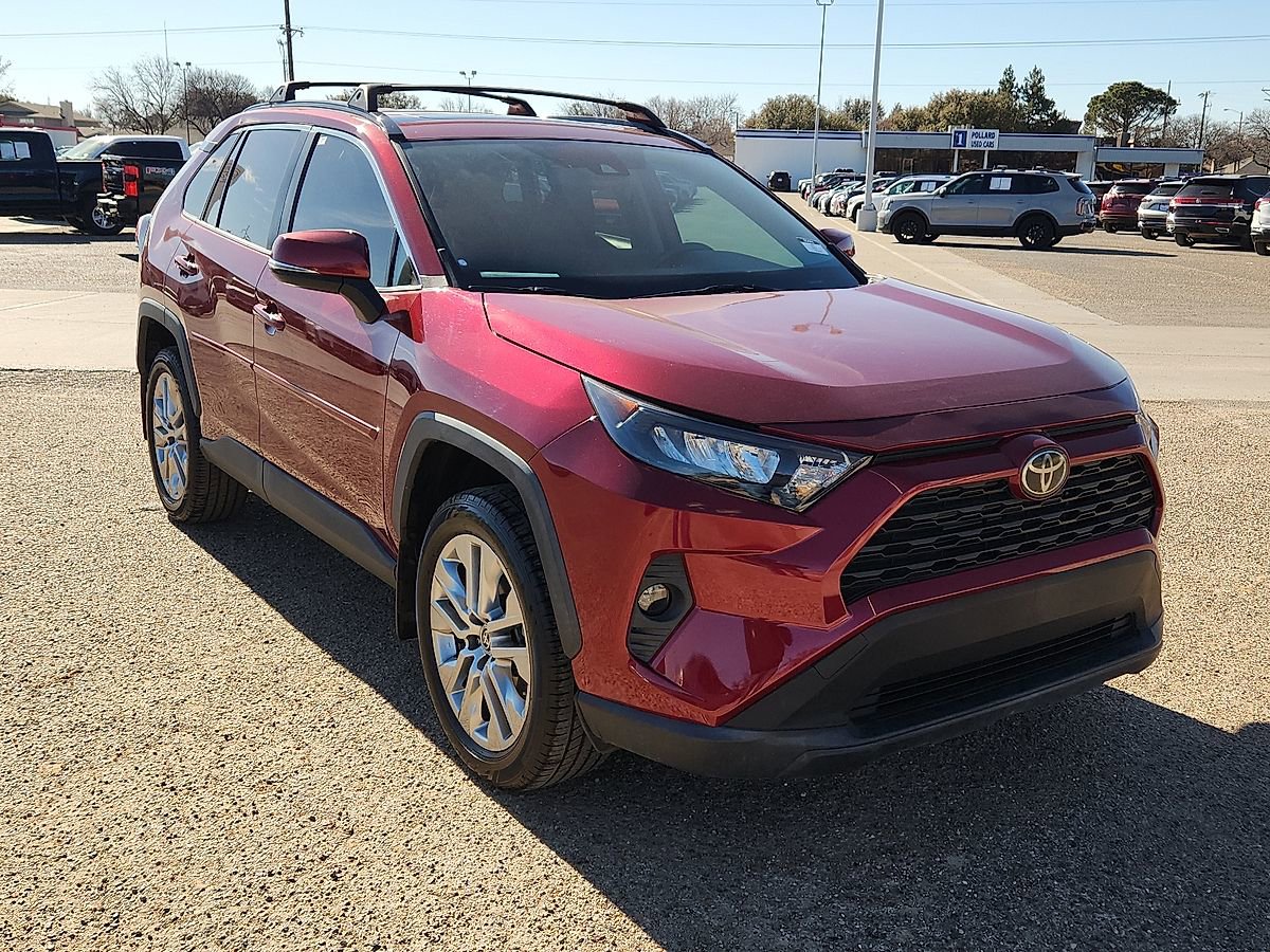 Used 2021 Toyota RAV4 XLE Premium FWD image 4