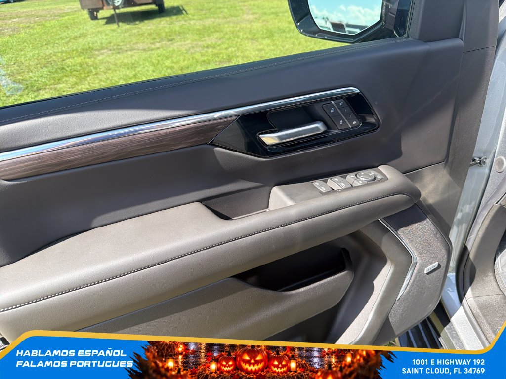 New 2026 Chevrolet Suburban LT w/ Comfort Package AWD/4WD image 13