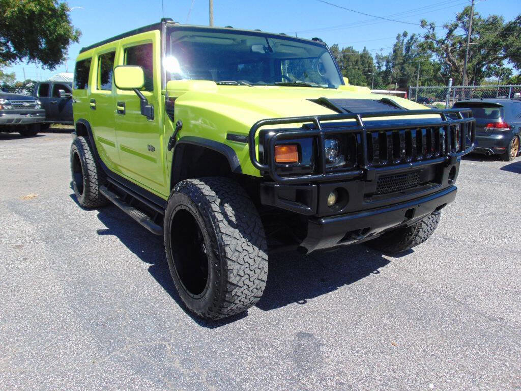 Used 2004 HUMMER H2 w/ Preferred Equipment Group image 2