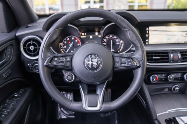Used 2023 Alfa Romeo Stelvio Ti w/ Active Assist Plus Package AWD/4WD image 29