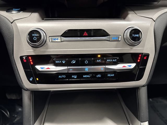 Used 2023 Ford Explorer XLT image 21