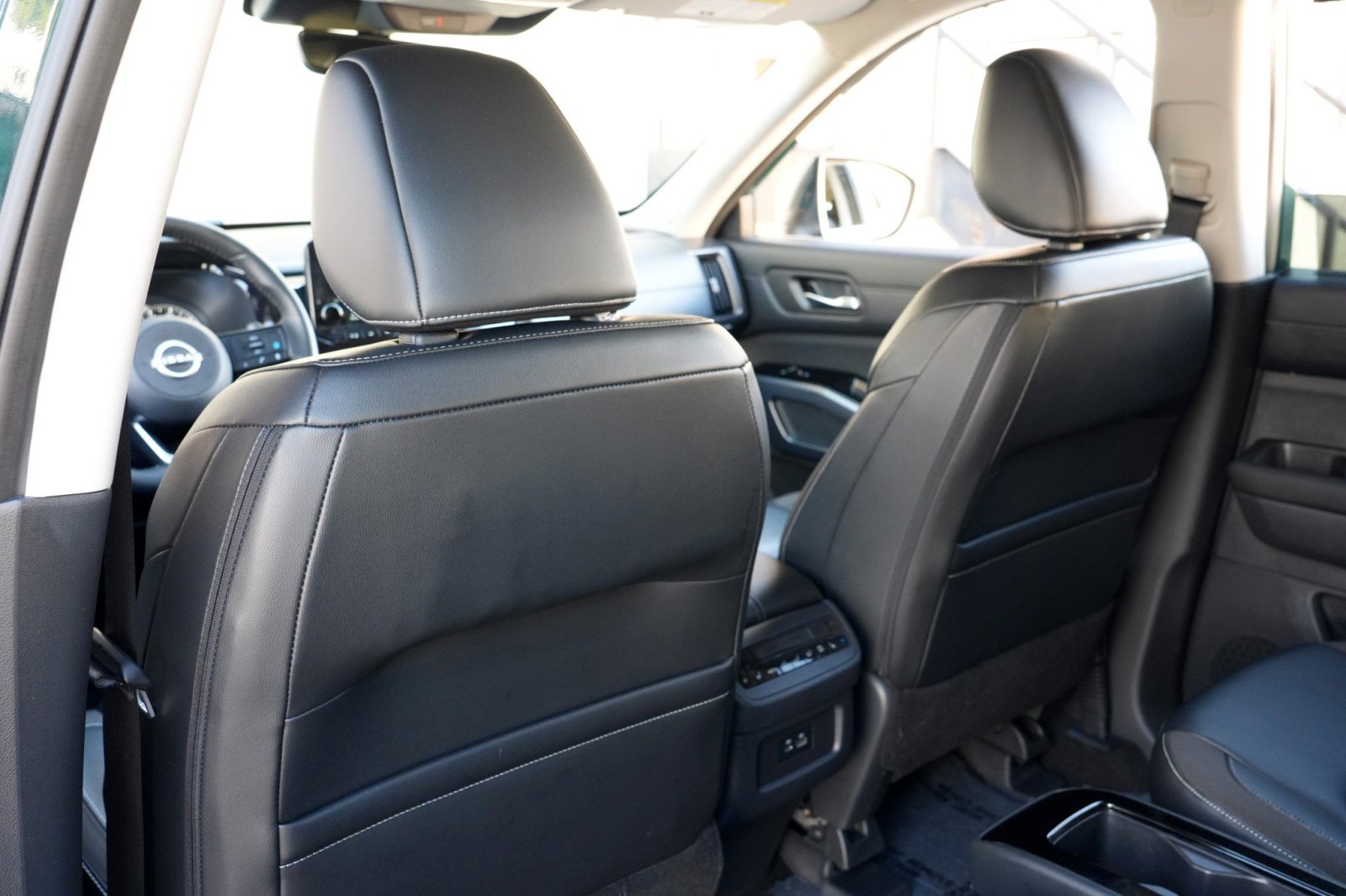 Used 2023 Nissan Pathfinder SL w/ SL Premium Package FWD image 35
