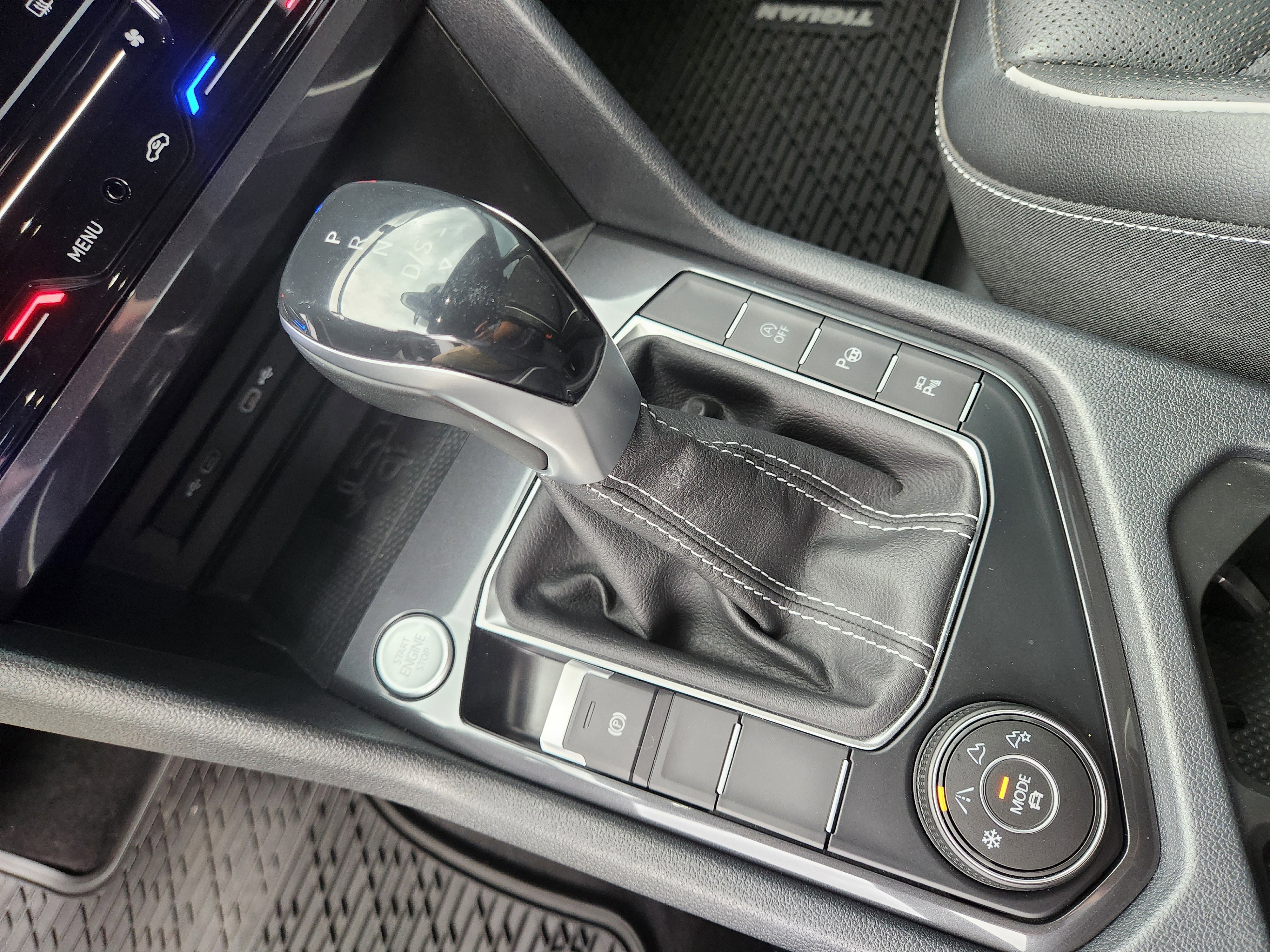 Certified 2022 Volkswagen Tiguan SEL R-Line image 14