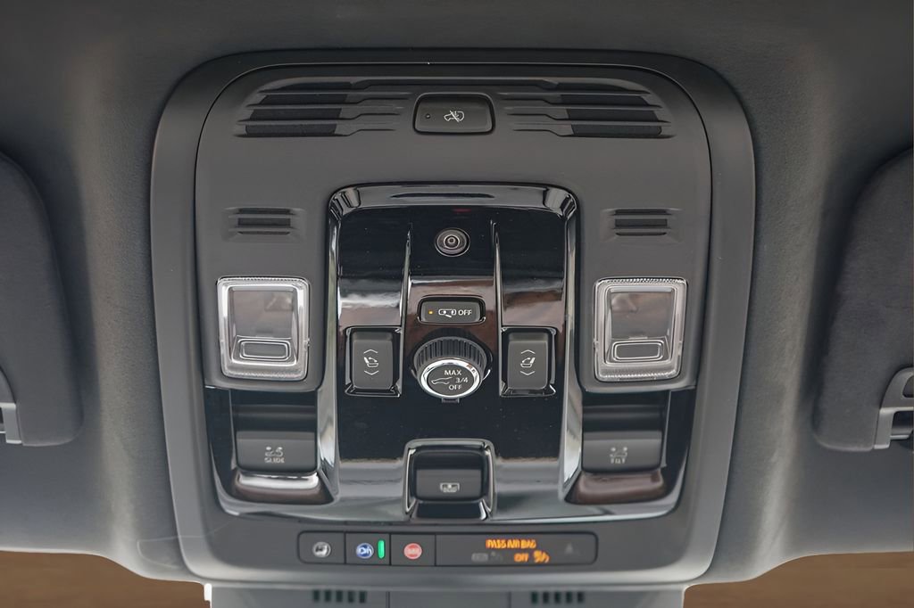 New 2026 Cadillac Escalade Platinum Sport w/ LPO, Floor Liner Package AWD/4WD image 23