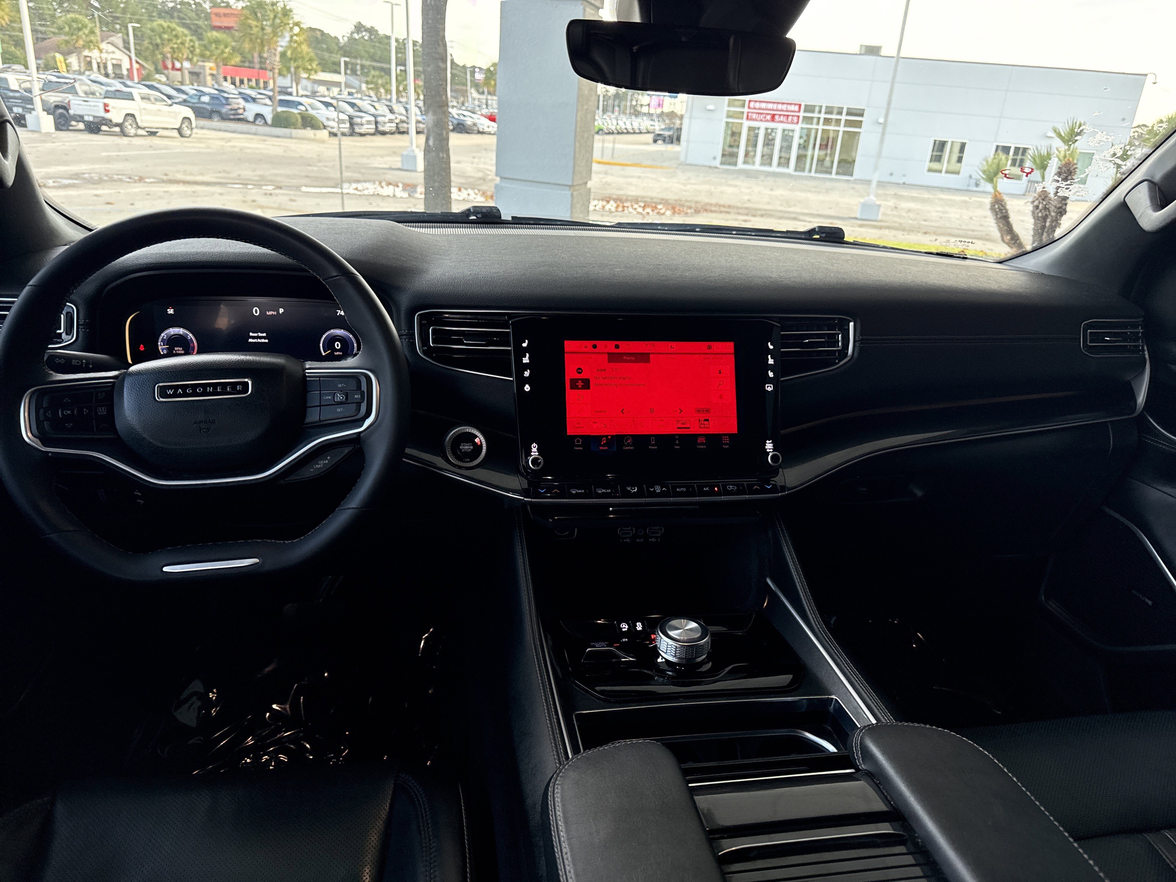 Used 2024 Jeep Wagoneer L image 30