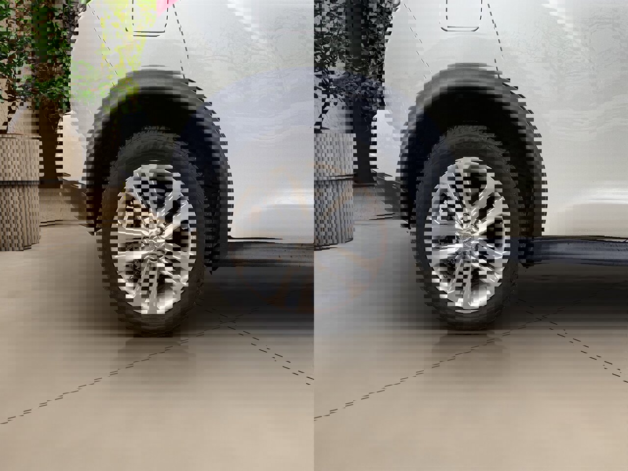 Used 2012 Nissan Juke SV image 23