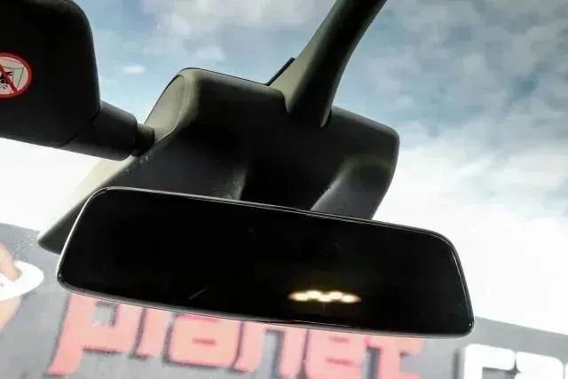 Used 2018 Tesla Model X 100D image 31