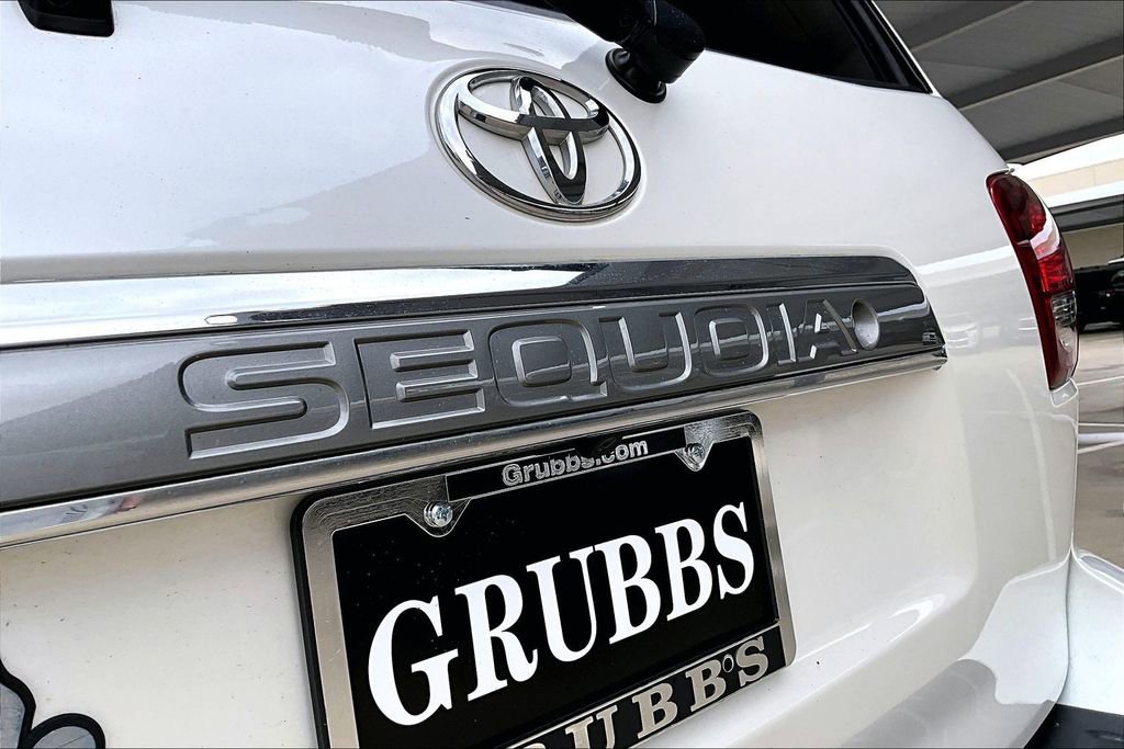 Used 2019 Toyota Sequoia Platinum AWD/4WD image 43