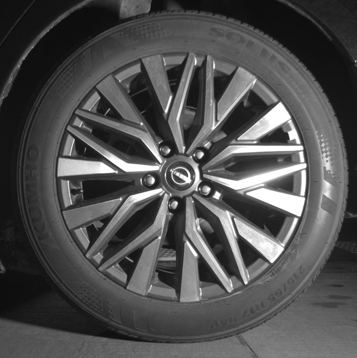 Used 2025 Nissan Altima 2.5 SV FWD image 14