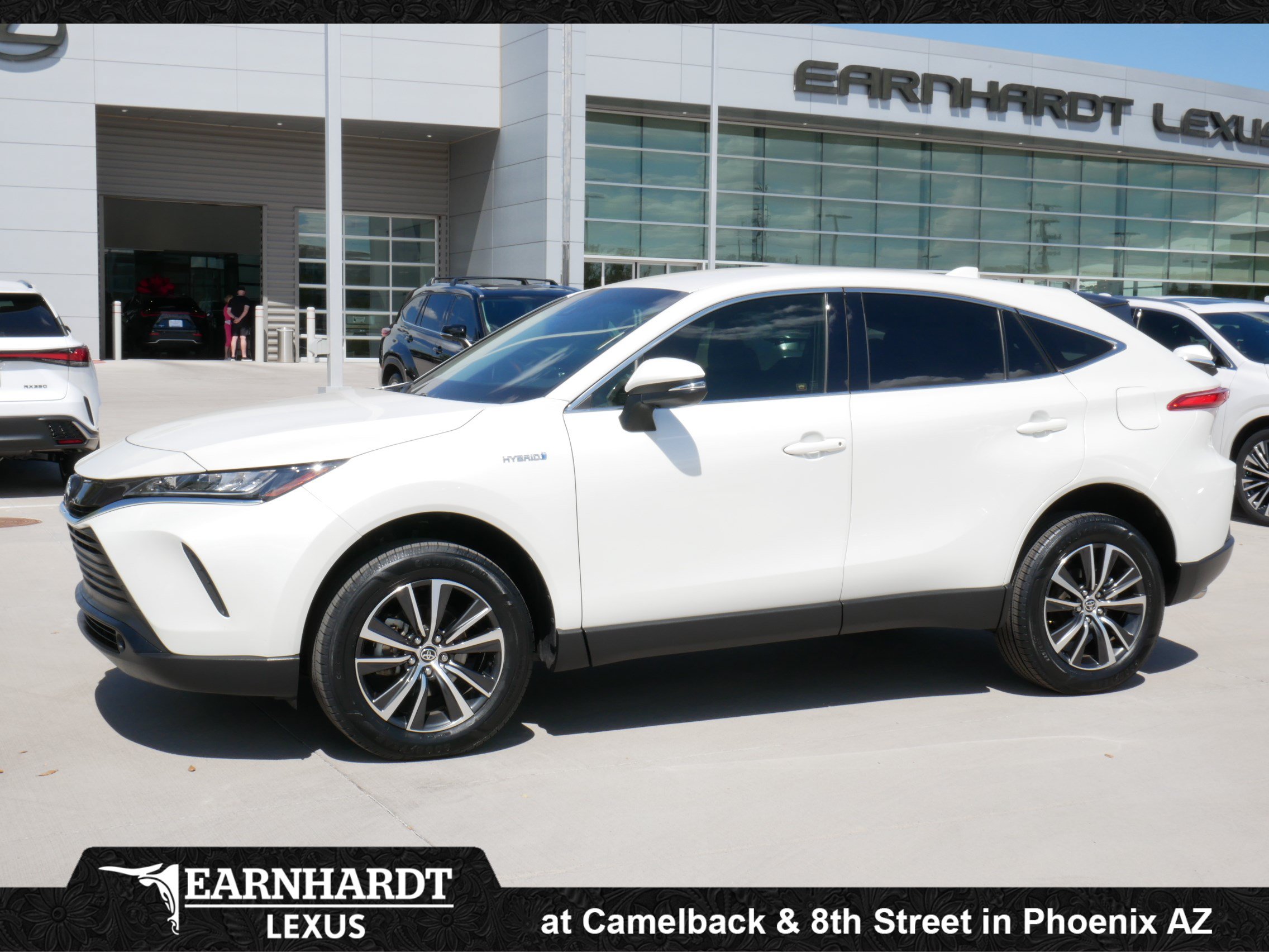 Used 2021 Toyota Venza LE w/ Carpet Mat Package (TMS)