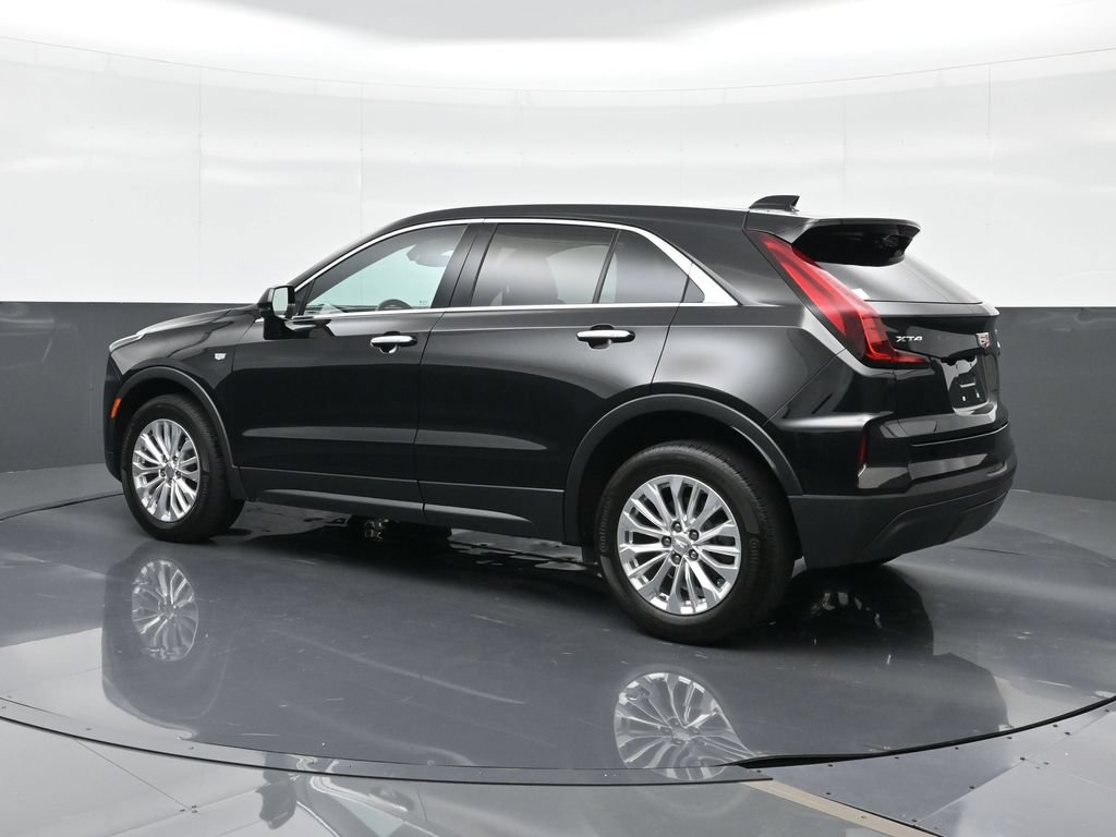 Certified 2024 Cadillac XT4 Luxury FWD image 3
