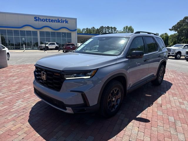 Certified 2025 Honda Pilot TrailSport
