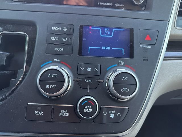 Used 2018 Toyota Sienna XLE w/ XLE Navigation Package image 20