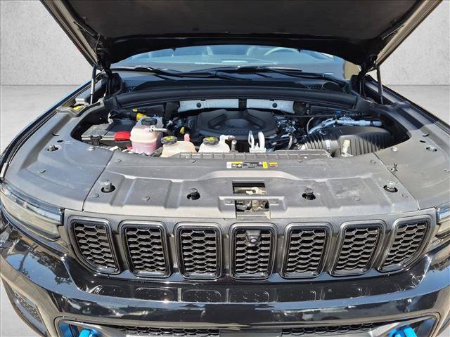 Used 2023 Jeep Grand Cherokee Trailhawk w/ Luxury Tech Group III AWD/4WD image 24