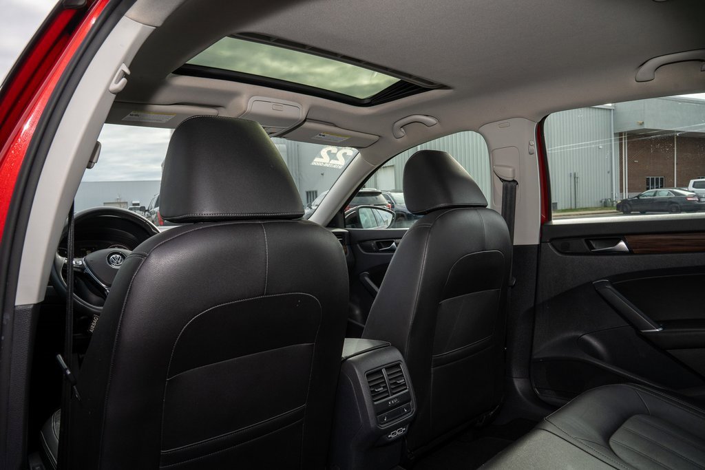 Used 2022 Volkswagen Passat 2.0T image 9