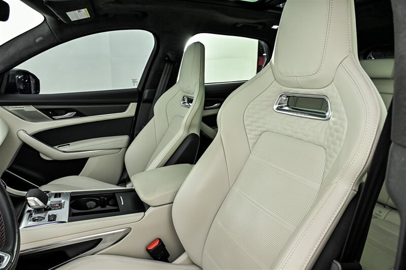 Used 2023 Jaguar F-PACE SVR AWD/4WD image 17