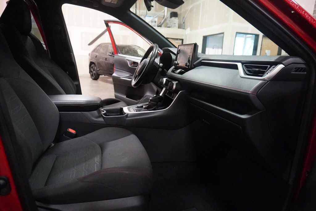 Used 2021 Toyota RAV4 SE w/ Weather & Moonroof Package AWD/4WD image 6