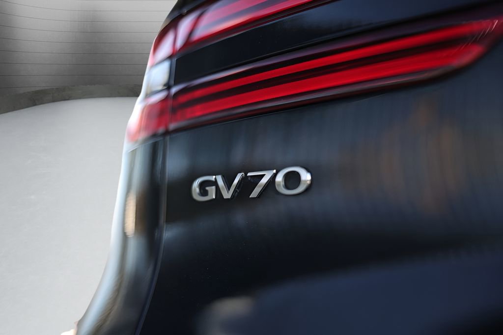 Used 2023 Genesis GV70 2.5T w/ Sport Prestige Package image 22