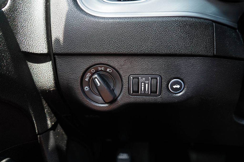 Used 2023 Dodge Charger SXT RWD image 31