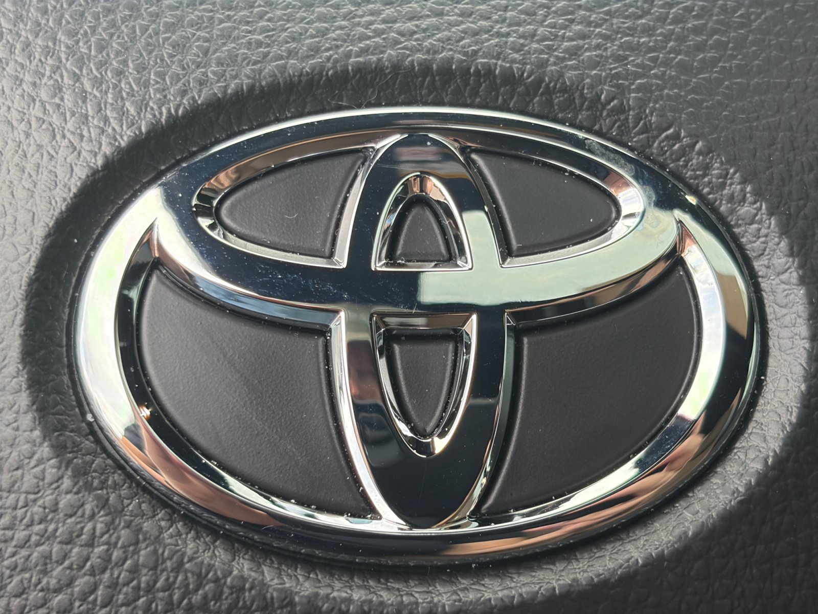 Used 2026 Toyota Corolla Cross XLE w/ Convenience Package AWD/4WD image 30