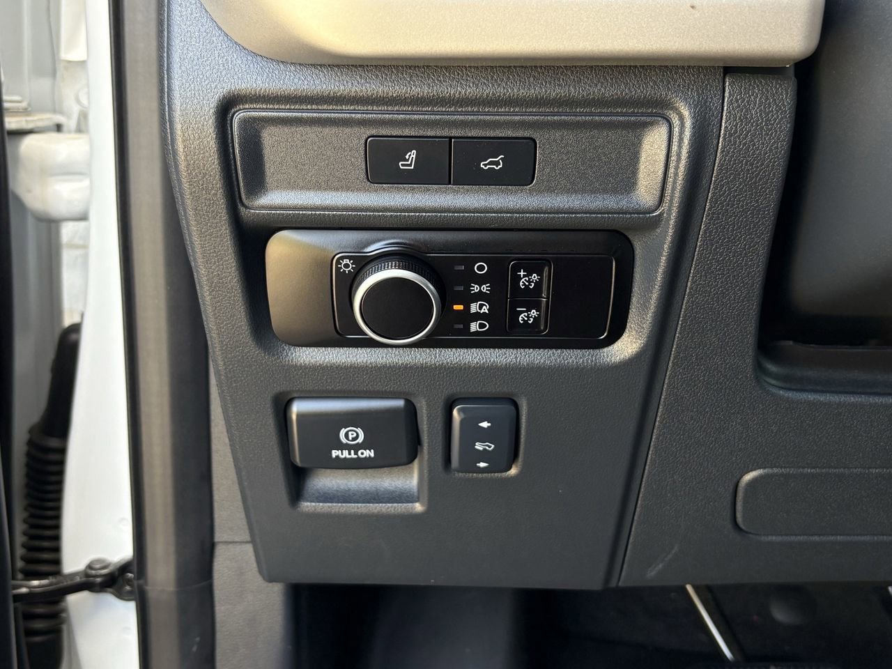 Used 2024 Ford Expedition XLT RWD image 25