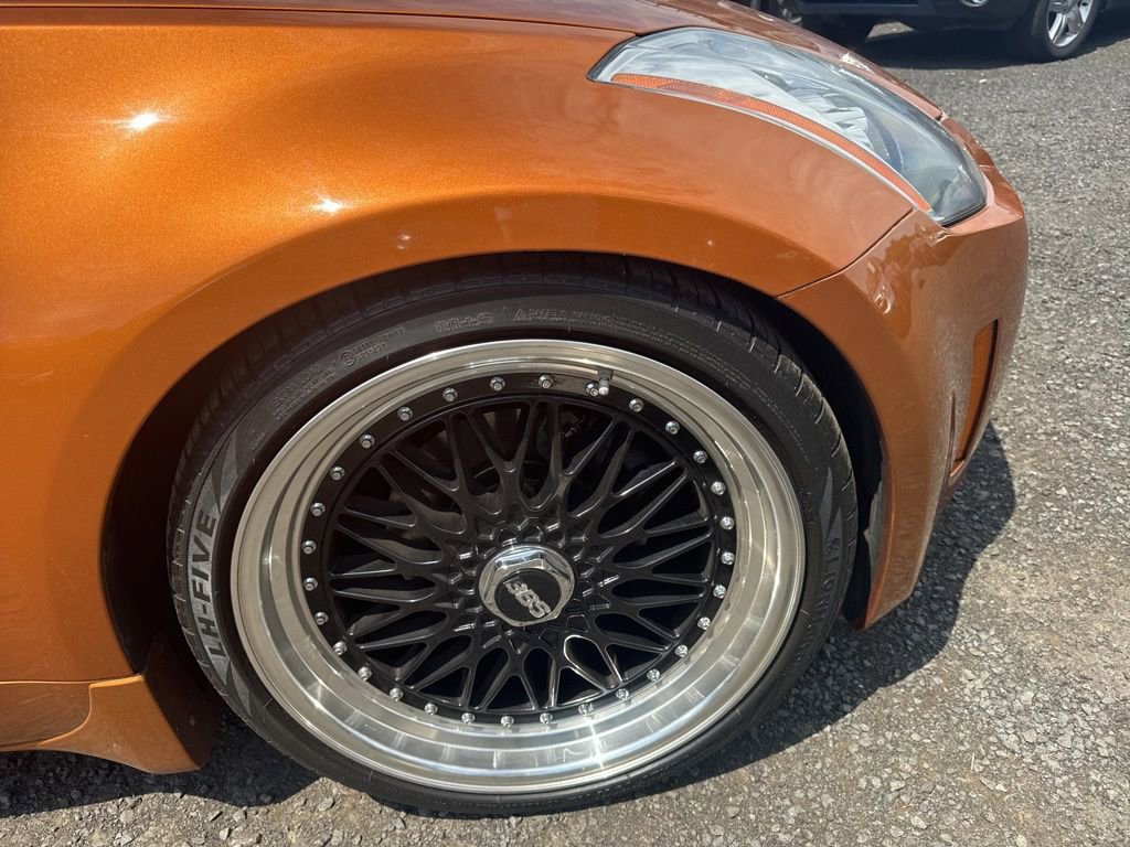 Used 2005 Nissan 350Z Touring RWD image 24