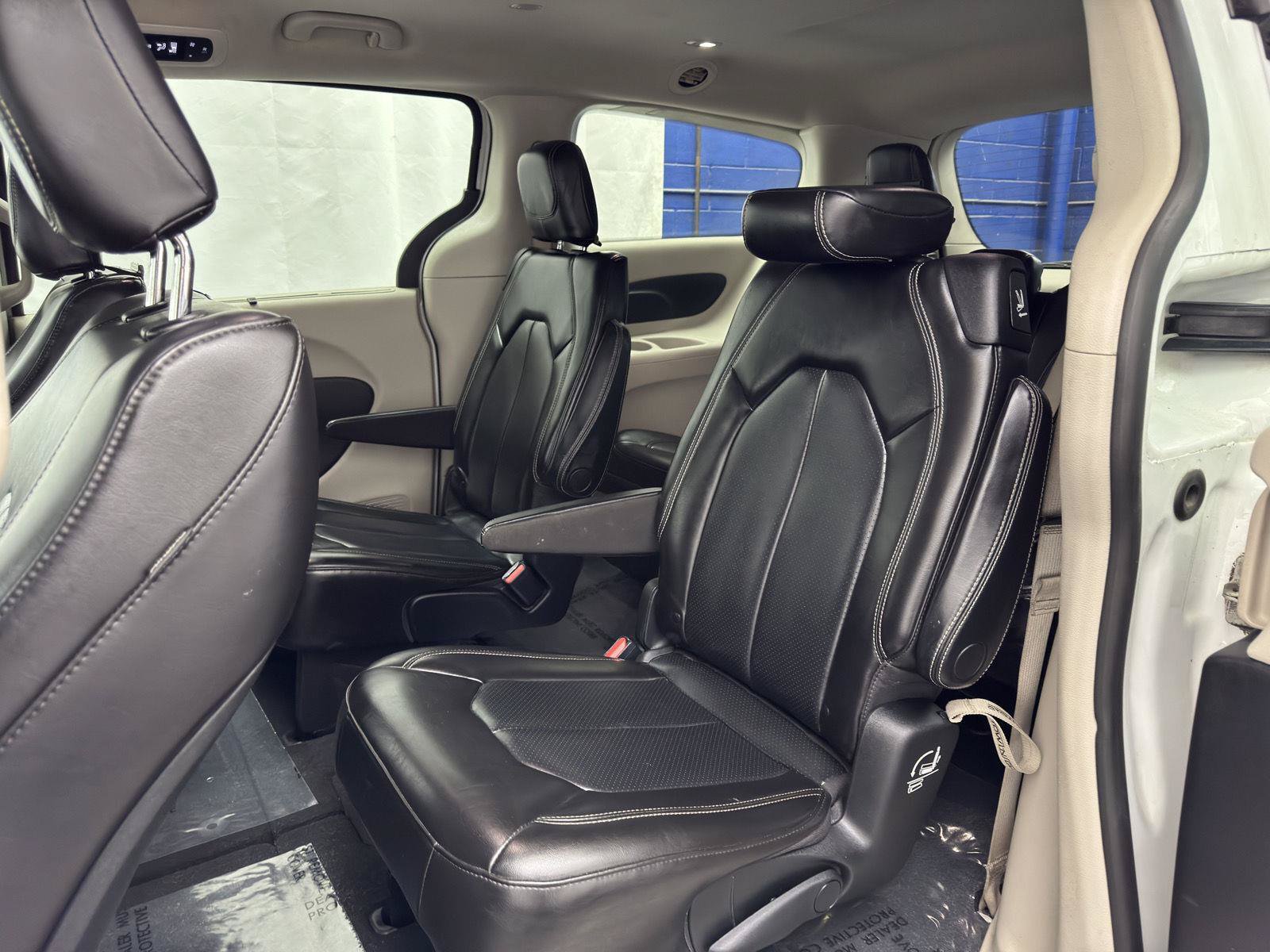 Used 2021 Chrysler Voyager Lxi FWD image 24