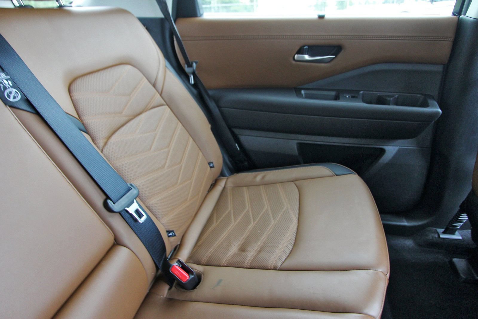 Certified 2025 Nissan Pathfinder Platinum w/ Cargo Package FWD image 15