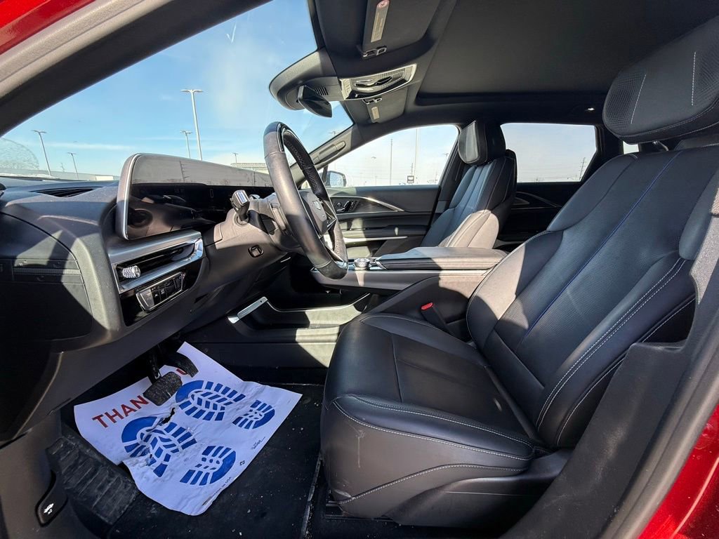Certified 2024 Cadillac Lyriq Luxury image 30