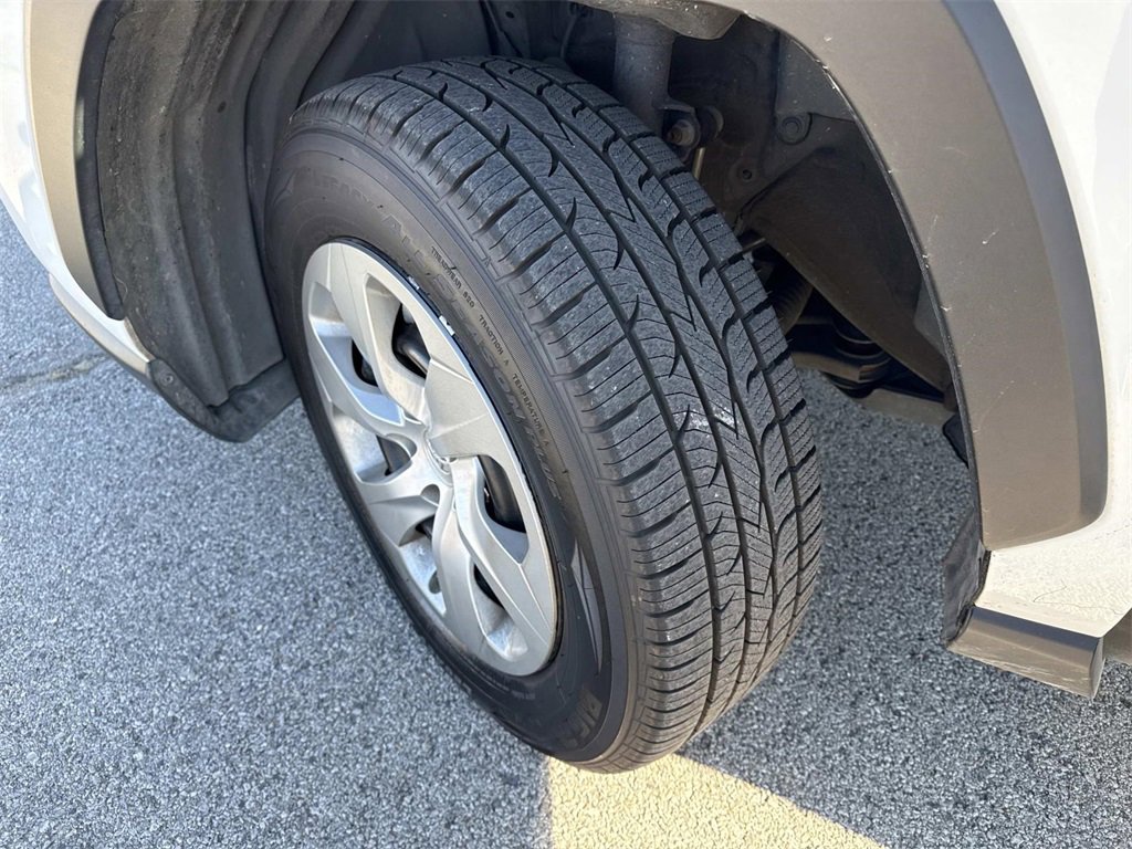 Used 2019 Toyota RAV4 LE image 31