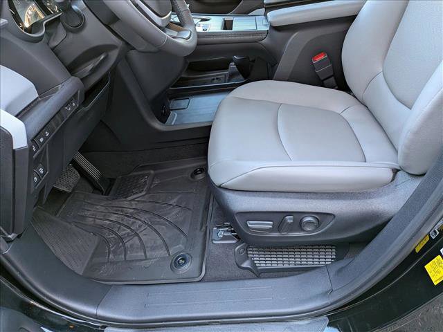 New 2026 Toyota Sienna XLE image 4