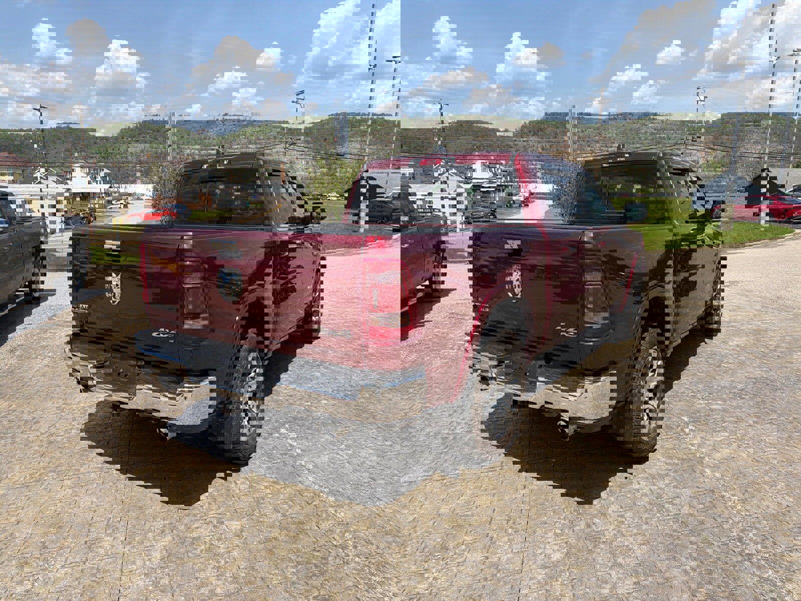 Used 2020 RAM 1500 Laramie AWD/4WD image 8