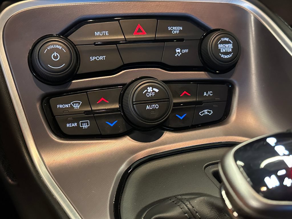 Used 2022 Dodge Challenger SXT AWD/4WD image 14
