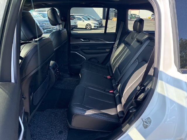 New 2026 Jeep Grand Cherokee Limited AWD/4WD image 13