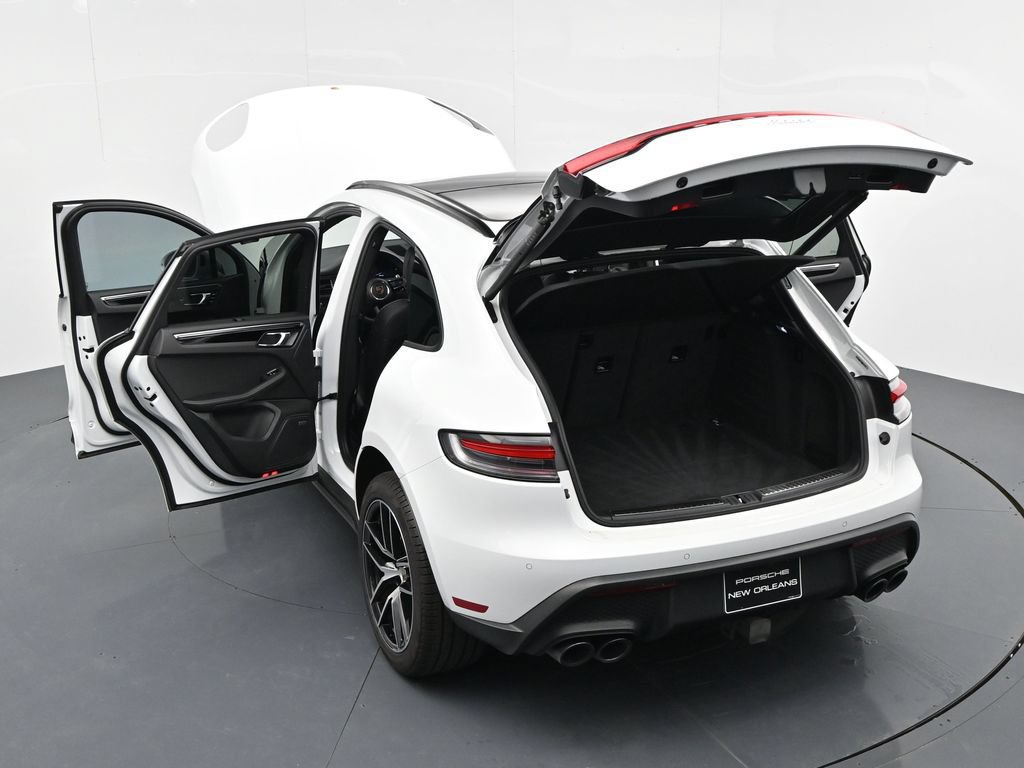 Certified 2025 Porsche Macan AWD/4WD image 21