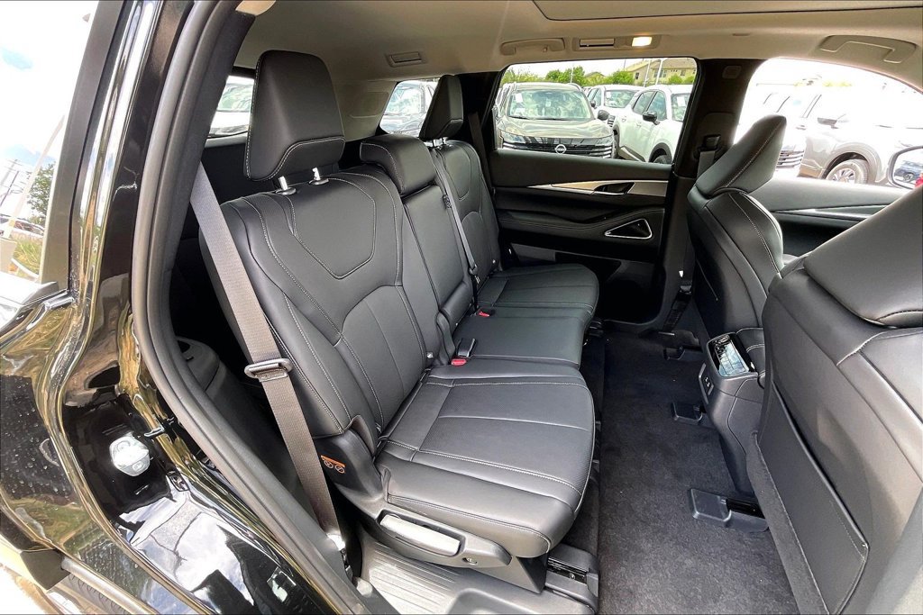 New 2027 INFINITI QX60 Luxe w/ Cargo Package FWD image 10