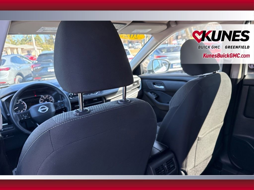 Used 2025 Nissan Rogue SV AWD/4WD image 31