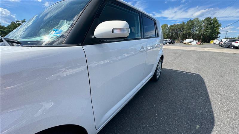 Used 2008 Scion xB FWD image 13