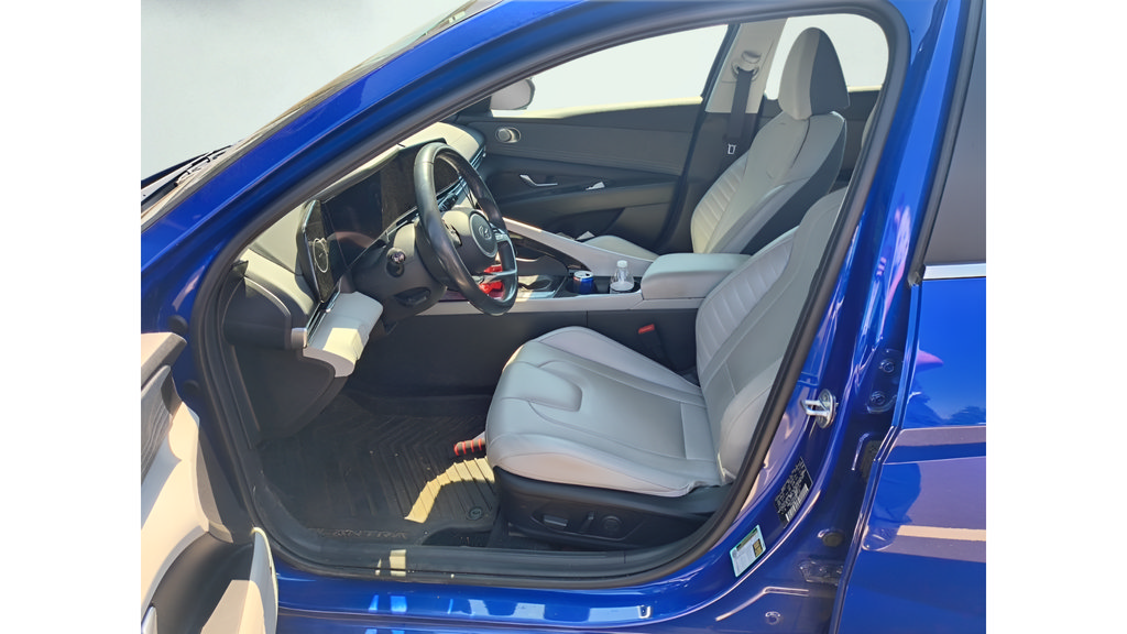 Used 2023 Hyundai Elantra Limited FWD image 23