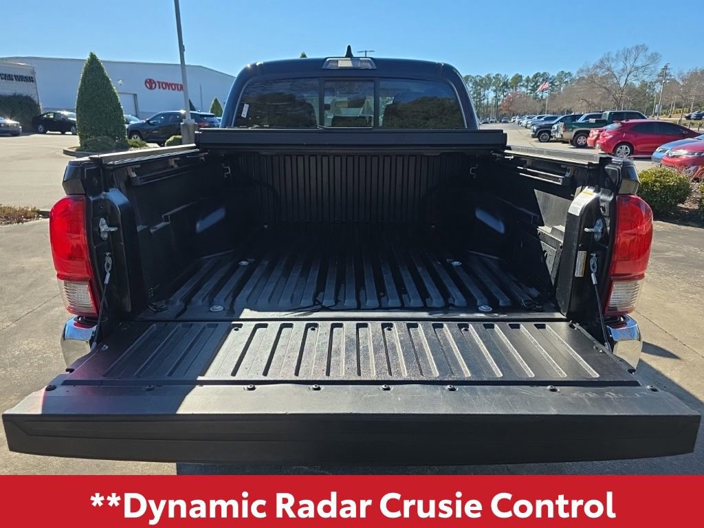 Used 2022 Toyota Tacoma SR5 RWD image 7
