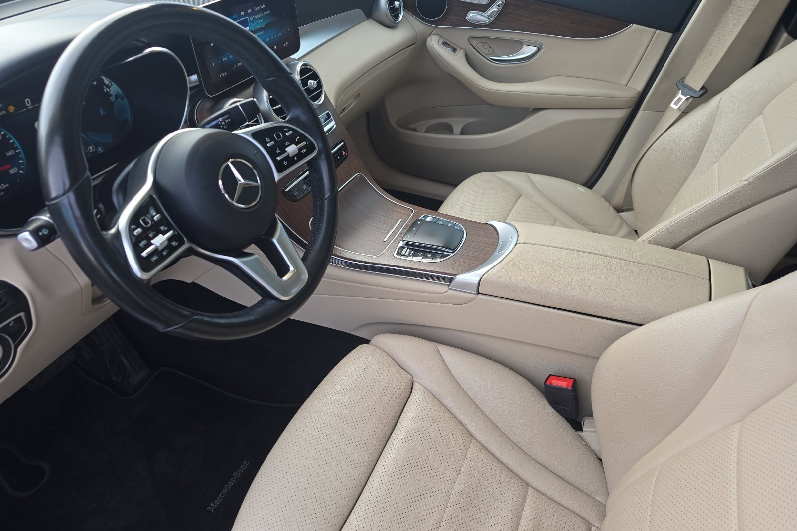 Used 2022 Mercedes-Benz GLC 300 4MATIC image 9