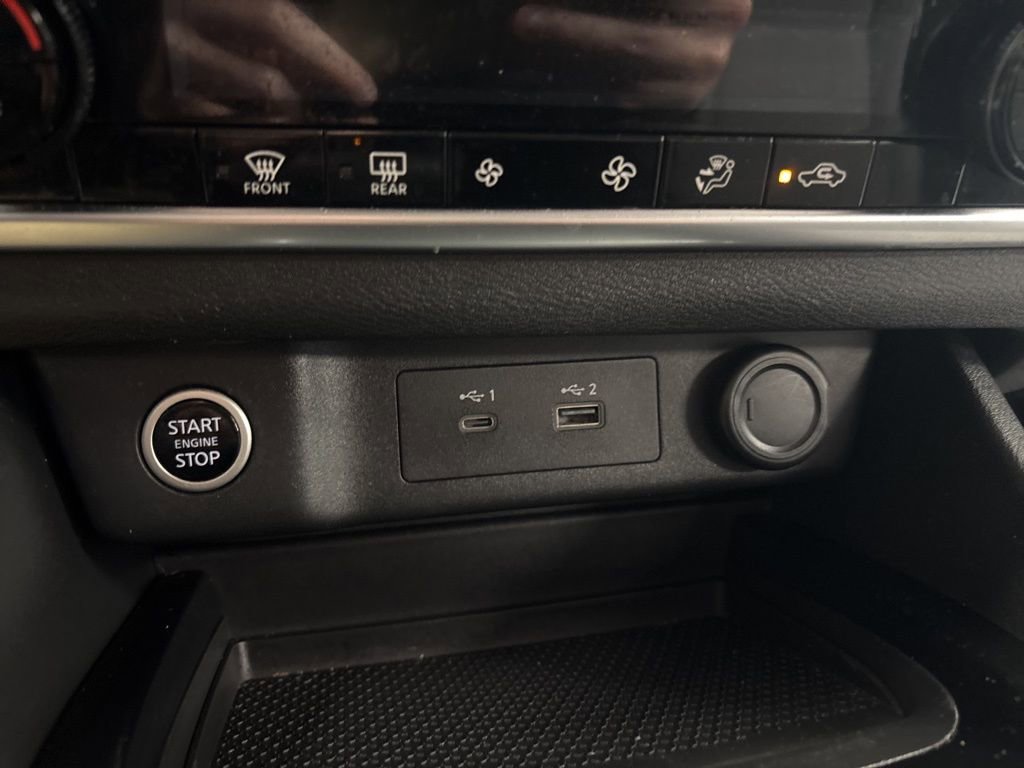 Used 2023 Nissan Rogue SV AWD/4WD image 19